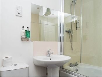 Cathedral Apartments By The City Suites Глазгоу Екстериор снимка